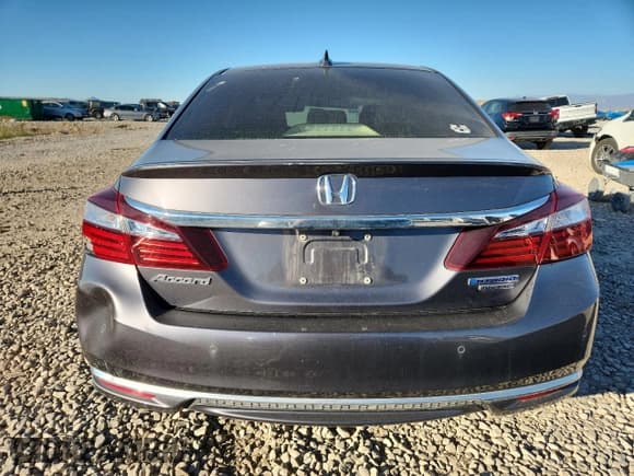 ✅ 2017 Honda Accord Touring • VIN: JHMCR6F71HC028473 • Lot: 87445195. Listed on Copart with 71,120 mi. Free auction sales archive from the USA and detailed vehicle history report at DreamBid. Image 6.
