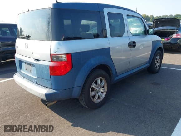 ✅ 2006 Honda Element EX • VIN: 5J6YH18626L000822 • Lot: 43190210. Listed on IAAI with 213,971 mi. Free auction sales archive from the USA and detailed vehicle history report at DreamBid. Image 4.