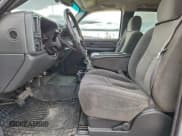 ✅ 2005 Chevrolet Silverado 2500HD LS • VIN: 1GCHK29U45E311987 • Lot: 93718665. Wystawiony na Copart z przebiegiem 256 364 mil. Bezpłatny archiwum sprzedaży aukcyjnych z USA i szczegółowy raport historii pojazdu na DreamBid. Zdjęcie 7.