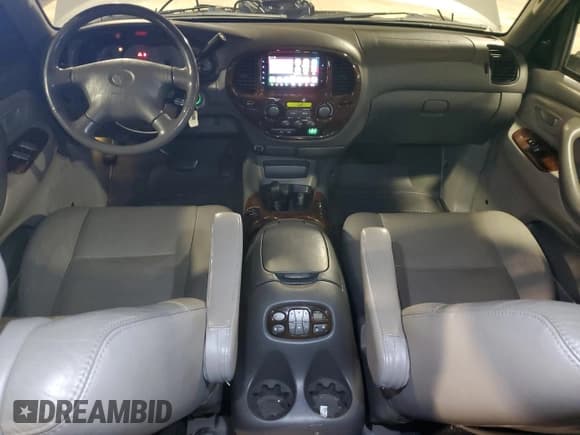 ✅ 2002 Toyota Sequoia Limited • VIN: 5TDBT48A82S108645 • Lot: 93784225. Wystawiony na Copart z przebiegiem 226 126 mil. Bezpłatny archiwum sprzedaży aukcyjnych z USA i szczegółowy raport historii pojazdu na DreamBid. Zdjęcie 8.