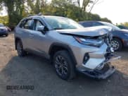 ✅ 2025 Toyota RAV4 Hybrid XLE Premium • VIN: JTMB6RFV6SD153783 • Лот: 43341098. Опубликован ранее на IAAI с пробегом 17 407 миль. Бесплатный доступ к архиву аукционных продаж из США и подробный отчёт об истории автомобиля на DreamBid. Изображение 1.