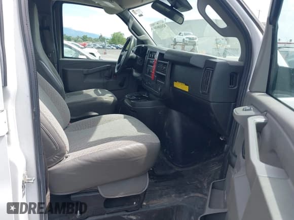 ✅ 2019 Chevrolet Express Cargo • VIN: 1GCWGAFP9K1370862 • Lot: 42410939. Listed on IAAI with 83,319 mi. Free auction sales archive from the USA and detailed vehicle history report at DreamBid. Image 5.