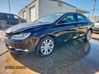 ✅ 2015 Chrysler 200 Limited • VIN: 1C3CCCAB6FN574821 • Лот: 91086285. Опубликован ранее на Copart с пробегом 127 370 миль. Бесплатный доступ к архиву аукционных продаж из США и подробный отчёт об истории автомобиля на DreamBid. Изображение 1.