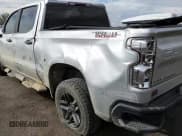 ✅ 2022 Chevrolet Silverado 1500 Custom Trail Boss • VIN: 3GCPDCEK3NG610976 • Lot: 85005305. Wystawiony na Copart z przebiegiem 95 291 mil. Bezpłatny archiwum sprzedaży aukcyjnych z USA i szczegółowy raport historii pojazdu na DreamBid. Zdjęcie 13.