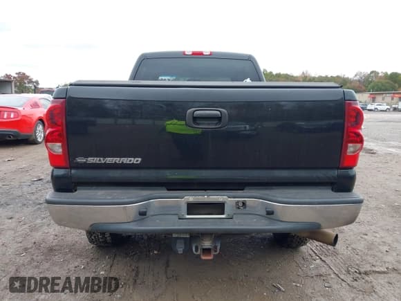 ✅ 2006 Chevrolet Silverado 2500HD LT1 • VIN: 1GCHK23236F106180 • Лот: 43477789. Опубликован ранее на IAAI с пробегом 287 195 миль. Бесплатный доступ к архиву аукционных продаж из США и подробный отчёт об истории автомобиля на DreamBid. Изображение 16.