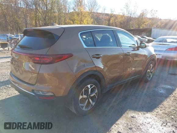 ✅ 2020 Kia Sportage LX • VIN: KNDPM3AC9L7644248 • Lot: 43561653. Wystawiony na IAAI z przebiegiem 80 825 mil. Bezpłatny archiwum sprzedaży aukcyjnych z USA i szczegółowy raport historii pojazdu na DreamBid. Zdjęcie 4.