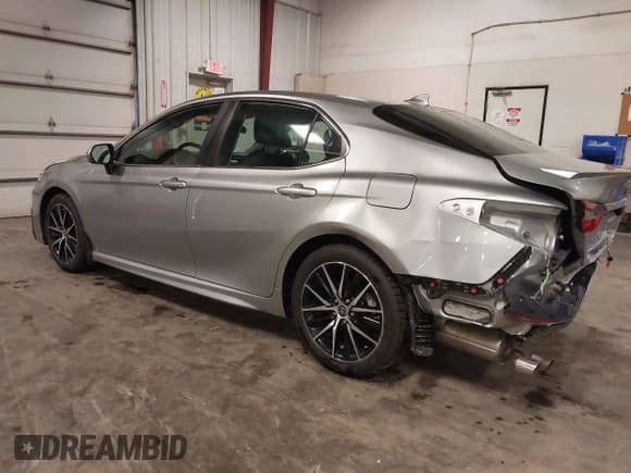 ✅ 2022 Toyota Camry Hybrid SE • VIN: 4T1G31AKXNU575648 • Lot: 43006638. Listed on IAAI with 102,295 mi. Free auction sales archive from the USA and detailed vehicle history report at DreamBid. Image 3.