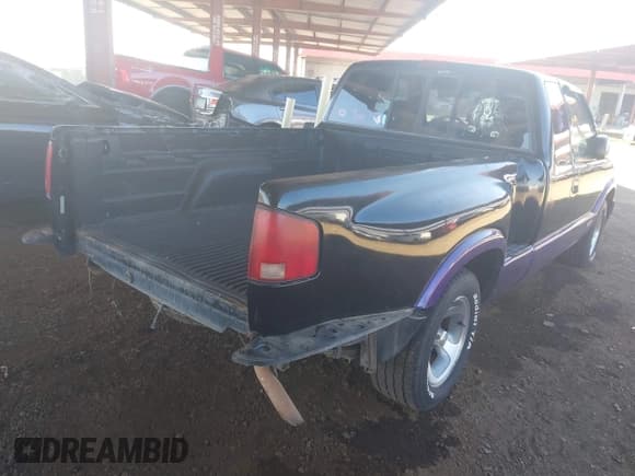 ✅ 2000 Chevrolet S-10 LS • VIN: 1GCCS1954Y8215986 • Лот: 41837475. Опубликован ранее на IAAI с пробегом 192 113 миль. Бесплатный доступ к архиву аукционных продаж из США и подробный отчёт об истории автомобиля на DreamBid. Изображение 13.