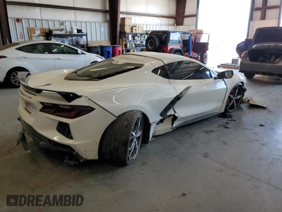 ✅ 2023 Chevrolet Corvette 2LT • VIN: 1G1YB2D44P5101814 • Lot: 69844295. Wystawiony na Copart z przebiegiem 22 831 mil. Bezpłatny archiwum sprzedaży aukcyjnych z USA i szczegółowy raport historii pojazdu na DreamBid. Zdjęcie 3.