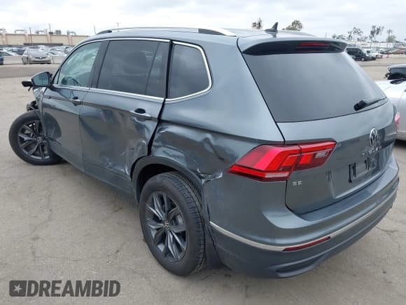 ✅ 2023 Volkswagen Tiguan SE • VIN: 3VV3B7AX0PM130980 • Lot: 42158302. Wystawiony na IAAI z przebiegiem 30 653 mil. Bezpłatny archiwum sprzedaży aukcyjnych z USA i szczegółowy raport historii pojazdu na DreamBid. Zdjęcie 3.
