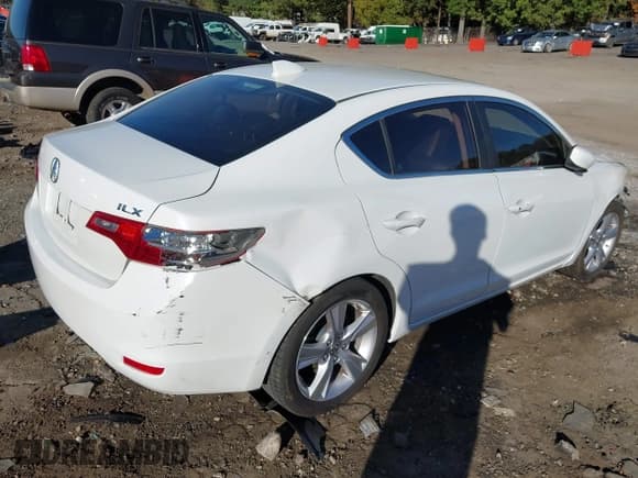✅ 2015 Acura ILX • VIN: 19VDE1F3XFE006150 • Lot: 43473841. Listed on IAAI with 96,440 mi. Free auction sales archive from the USA and detailed vehicle history report at DreamBid. Image 4.