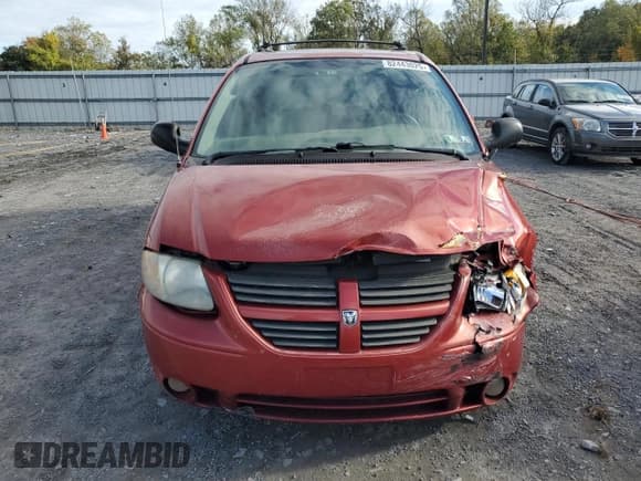 ✅ 2005 Dodge Caravan SXT • VIN: 2D4GP44L35R382272 • Лот: 82443025. Опубликован ранее на Copart с пробегом 220 037 миль. Бесплатный доступ к архиву аукционных продаж из США и подробный отчёт об истории автомобиля на DreamBid. Изображение 5.