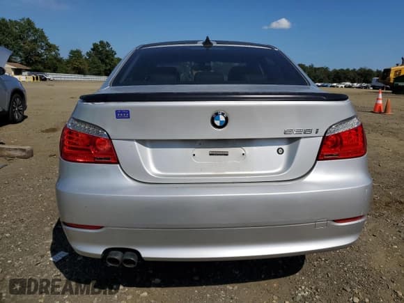 ✅ 2010 BMW 5 Series 528i xDrive • VIN: WBANV1C53AC159855 • Lot: 71238205. Listed on Copart with 217,052 mi. Free auction sales archive from the USA and detailed vehicle history report at DreamBid. Image 6.