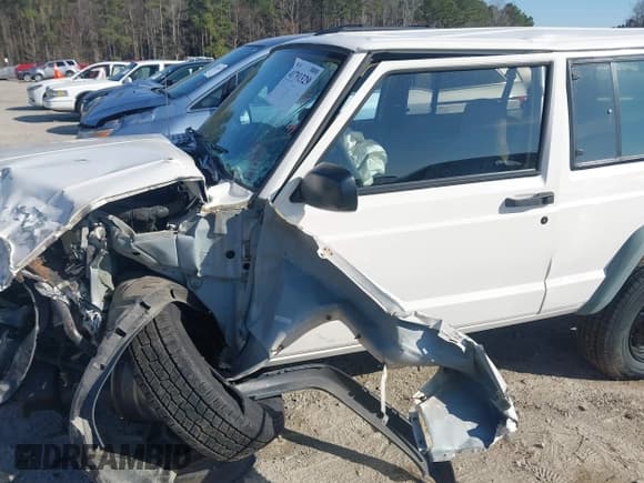 ✅ 1998 Jeep Cherokee • VIN: 1J4FJ27S7WL200871 • Lot: 41791329. Wystawiony na IAAI z przebiegiem 122 620 mil. Bezpłatny archiwum sprzedaży aukcyjnych z USA i szczegółowy raport historii pojazdu na DreamBid. Zdjęcie 17.