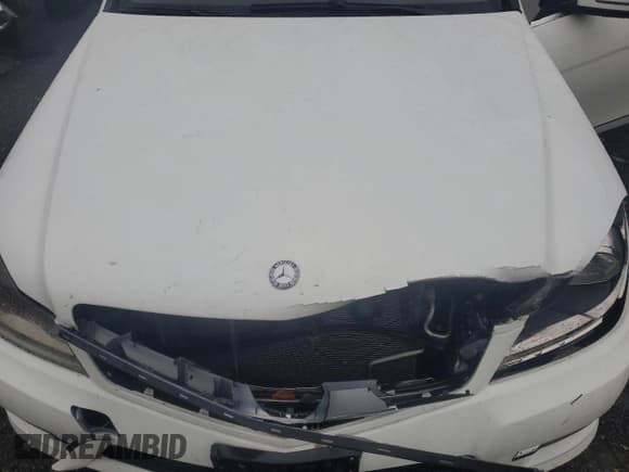 ✅ 2012 Mercedes-Benz C 300 Sport • VIN: WDDGF8BB7CR214533 • Lot: 86422175. Listed on Copart with 200,737 mi. Free auction sales archive from the USA and detailed vehicle history report at DreamBid. Image 11.