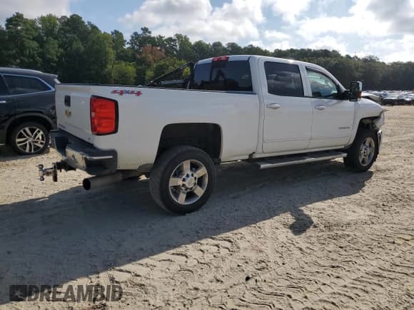 ✅ 2017 Chevrolet Silverado 2500HD LT • VIN: 1GC1KVEY5HF126423 • Lot: 68342725. Wystawiony na Copart z przebiegiem 125 107 mil. Bezpłatny archiwum sprzedaży aukcyjnych z USA i szczegółowy raport historii pojazdu na DreamBid. Zdjęcie 3.