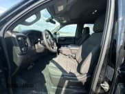 ✅ 2019 Chevrolet Silverado 1500 Custom • VIN: 1GCRYBEF2KZ317771 • Lot: 69050054. Wystawiony na Copart z przebiegiem 103 878 mil. Bezpłatny archiwum sprzedaży aukcyjnych z USA i szczegółowy raport historii pojazdu na DreamBid. Zdjęcie 7.