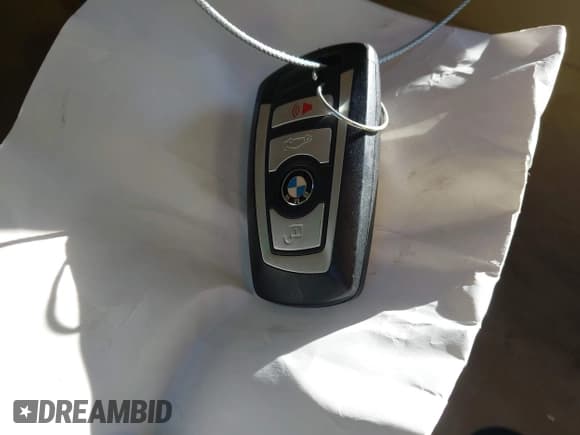 ✅ 2016 BMW 3 Series 328i • VIN: WBA8E9C54GK646542 • Lot: 43101123. Wystawiony na IAAI z przebiegiem 87 268 mil. Bezpłatny archiwum sprzedaży aukcyjnych z USA i szczegółowy raport historii pojazdu na DreamBid. Zdjęcie 11.