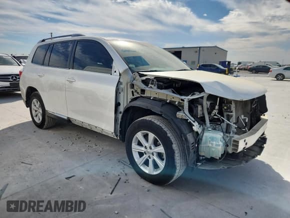 ✅ 2013 Toyota Highlander SE • VIN: 5TDZK3EH7DS094463 • Лот: 82536645. Опубликован ранее на Copart с пробегом 70 272 миль. Бесплатный доступ к архиву аукционных продаж из США и подробный отчёт об истории автомобиля на DreamBid. Изображение 4.