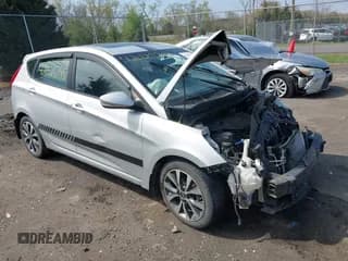 ✅ 2015 Hyundai Accent Sport • VIN: KMHCU5AE5FU234091 • Lot: 42025748. Wystawiony na IAAI z przebiegiem 111 665 mil. Bezpłatny archiwum sprzedaży aukcyjnych z USA i szczegółowy raport historii pojazdu na DreamBid. Zdjęcie 1.