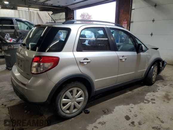 ✅ 2010 Suzuki SX4 • VIN: JS2YB5A35A6300074 • Lot: 89640715. Wystawiony na Copart z przebiegiem 142 210 mil. Bezpłatny archiwum sprzedaży aukcyjnych z USA i szczegółowy raport historii pojazdu na DreamBid. Zdjęcie 3.
