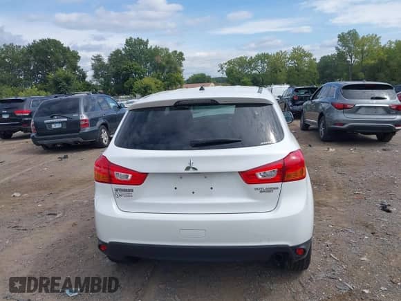 2014 Mitsubishi Outlander ES с VIN 4A4AR3AU3EE027371, выставлен на аукционе IAAI как лот 43140326 с пробегом 114 059 миль миль и . История ставок и продаж доступна на DreamBid. Изображение 16.