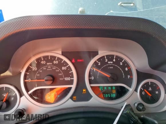 ✅ 2008 Jeep Wrangler Unlimited Sahara • VIN: 1J4GA59108L527724 • Lot: 80374475. Listed on Copart with 178,538 mi. Free auction sales archive from the USA and detailed vehicle history report at DreamBid. Image 9.