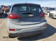 ✅ 2019 Chevrolet Bolt EV LT • VIN: 1G1FY6S08K4100600 • Lot: 46625995. Wystawiony na Copart z przebiegiem 106 074 mil. Bezpłatny archiwum sprzedaży aukcyjnych z USA i szczegółowy raport historii pojazdu na DreamBid. Zdjęcie 6.