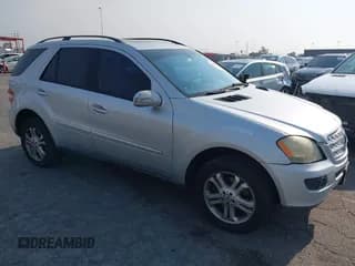 ✅ 2006 Mercedes-Benz M 500 • VIN: 4JGBB75E36A065360 • Lot: 42906823. Wystawiony na IAAI z przebiegiem 130 449 mil. Bezpłatny archiwum sprzedaży aukcyjnych z USA i szczegółowy raport historii pojazdu na DreamBid. Zdjęcie 1.