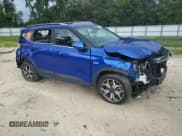 ✅ 2023 Kia Seltos EX • VIN: KNDERCAA4P7376173 • Лот: 67559085. Опубликован ранее на Copart с пробегом 76 855 миль. Бесплатный доступ к архиву аукционных продаж из США и подробный отчёт об истории автомобиля на DreamBid. Изображение 4.