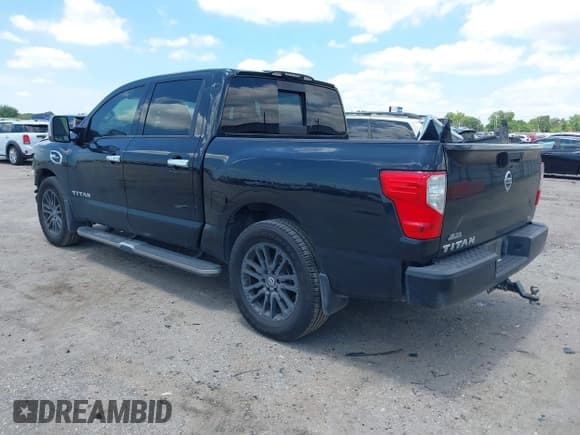 ✅ 2017 Nissan Titan Platinum Reserve • VIN: 1N6AA1E69HN507463 • Lot: 42173186. Wystawiony na IAAI z przebiegiem 198 565 mil. Bezpłatny archiwum sprzedaży aukcyjnych z USA i szczegółowy raport historii pojazdu na DreamBid. Zdjęcie 3.