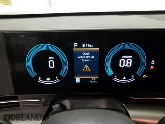 ✅ 2025 Hyundai Kona SEL • VIN: KM8HBCABXSU306547 • Лот: 92419315. Опубликован ранее на Copart с пробегом 7 329 миль. Бесплатный доступ к архиву аукционных продаж из США и подробный отчёт об истории автомобиля на DreamBid. Изображение 9.