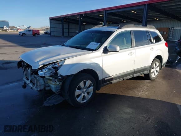 ✅ 2011 Subaru Outback Premium • VIN: 4S4BRCGC9B3386687 • Lot: 43674430. Listed on IAAI with 84,725 mi. Free auction sales archive from the USA and detailed vehicle history report at DreamBid. Image 2.