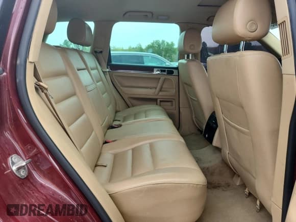 ✅ 2010 Volkswagen Touareg V6 • VIN: WVGFK7A93AD001661 • Lot: 81596405. Listed on Copart with 124,220 mi. Free auction sales archive from the USA and detailed vehicle history report at DreamBid. Image 11.