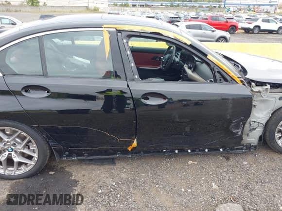 ✅ 2025 BMW 3 Series 330i xDrive • VIN: 3MW89CW05S8F17124 • Lot: 43264941. Wystawiony na IAAI z przebiegiem 857 mil. Bezpłatny archiwum sprzedaży aukcyjnych z USA i szczegółowy raport historii pojazdu na DreamBid. Zdjęcie 22.