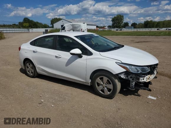 ✅ 2017 Chevrolet Cruze LS • VIN: 1G1BC5SM1H7135884 • Лот: 70741345. Опубликован ранее на Copart с пробегом 157 188 миль. Бесплатный доступ к архиву аукционных продаж из США и подробный отчёт об истории автомобиля на DreamBid. Изображение 4.