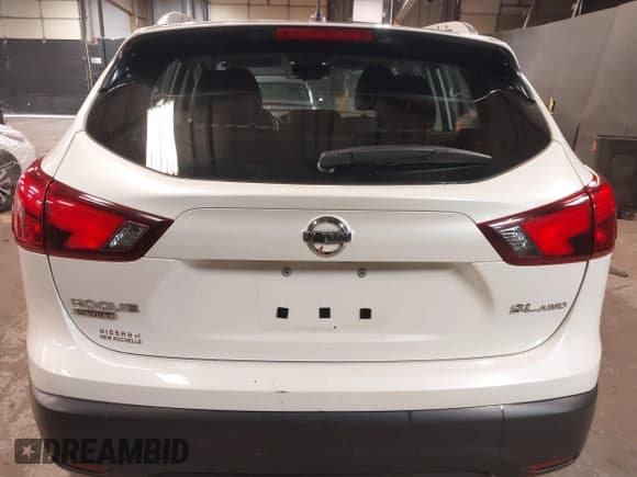 ✅ 2017 Nissan Rogue SL • VIN: JN1BJ1CR4HW103472 • Лот: 41856392. Опубликован ранее на IAAI с пробегом 38 584 миль. Бесплатный доступ к архиву аукционных продаж из США и подробный отчёт об истории автомобиля на DreamBid. Изображение 16.