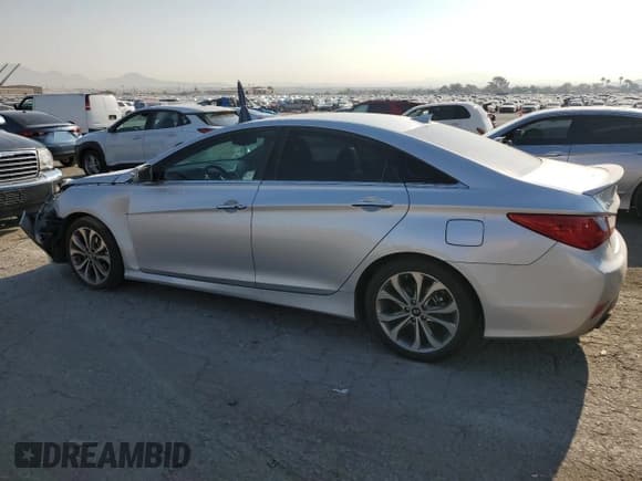 ✅ 2014 Hyundai Sonata SE • VIN: 5NPEC4AC5EH887053 • Lot: 70571444. Listed on Copart with 173,611 mi. Free auction sales archive from the USA and detailed vehicle history report at DreamBid. Image 2.
