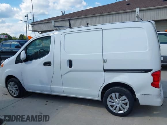 ✅ 2019 Nissan NV200 SV • VIN: 3N6CM0KN1KK706381 • Lot: 42845727. Wystawiony na IAAI z przebiegiem 92 700 mil. Bezpłatny archiwum sprzedaży aukcyjnych z USA i szczegółowy raport historii pojazdu na DreamBid. Zdjęcie 14.
