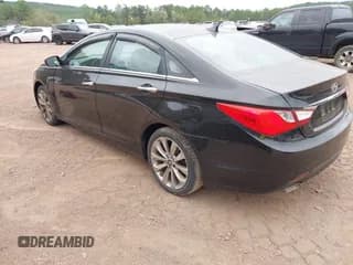 ✅ 2011 Hyundai Sonata SE • VIN: 5NPEC4AC5BH013913 • Lot: 43388730. Listed on IAAI with 137,998 mi. Free auction sales archive from the USA and detailed vehicle history report at DreamBid. Image 3.