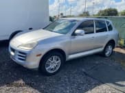 ✅ 2010 Porsche Cayenne • VIN: WP1AA2AP7ALA05266 • Лот: 43741648. Опубликован ранее на IAAI с пробегом 195 407 миль. Бесплатный доступ к архиву аукционных продаж из США и подробный отчёт об истории автомобиля на DreamBid. Изображение 2.