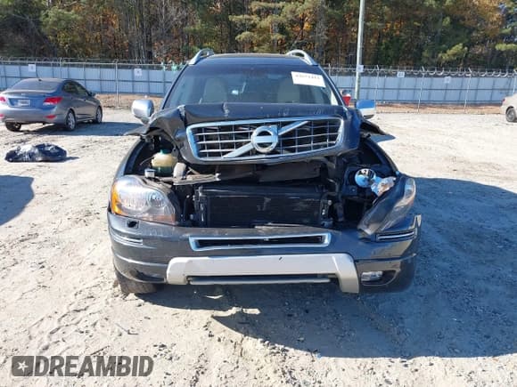 ✅ 2014 Volvo XC90 • VIN: YV4952CY8E1685708 • Lot: 43671413. Wystawiony na IAAI z przebiegiem 122 499 mil. Bezpłatny archiwum sprzedaży aukcyjnych z USA i szczegółowy raport historii pojazdu na DreamBid. Zdjęcie 6.