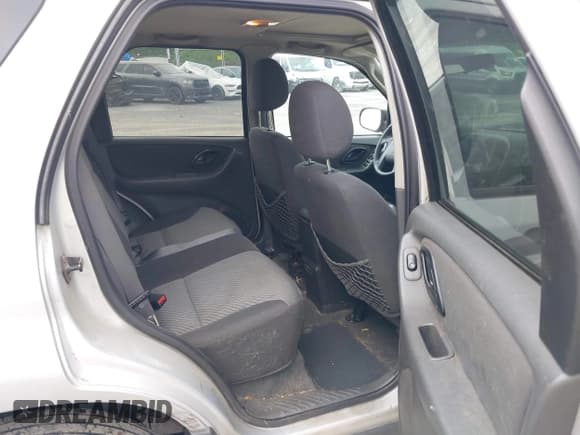 ✅ 2003 Ford Escape XLT Popular 2 • VIN: 1FMYU93193KC76018 • Lot: 42355904. Listed on IAAI with 233,131 mi. Free auction sales archive from the USA and detailed vehicle history report at DreamBid. Image 8.