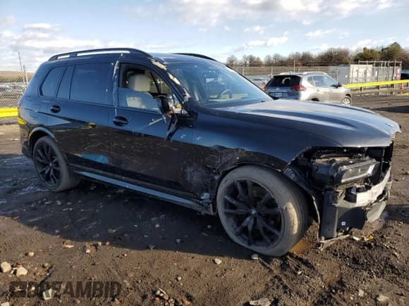 ✅ 2024 BMW X7 M60i • VIN: 5UX33EM05R9T05013 • Lot: 42544435. Wystawiony na Copart z przebiegiem 42 919 mil. Bezpłatny archiwum sprzedaży aukcyjnych z USA i szczegółowy raport historii pojazdu na DreamBid. Zdjęcie 4.