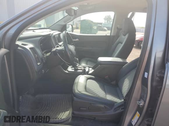 2020 Chevrolet Colorado 2WD Z71 z VIN 1GCGSDEN8L1226905, wystawiony jako Copart lot #63519215 z przebiegiem 71 209 mil mil oraz Szkoda całkowita • Salvage title. Historia ofert i sprzedaży dostępna na DreamBid. Obrazek 7.