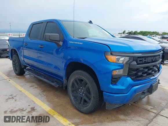 ✅ 2023 Chevrolet Silverado 1500 Custom • VIN: 1GCPABEK4PZ110427 • Lot: 42484579. Wystawiony na IAAI z przebiegiem 35 632 mil. Bezpłatny archiwum sprzedaży aukcyjnych z USA i szczegółowy raport historii pojazdu na DreamBid. Zdjęcie 1.