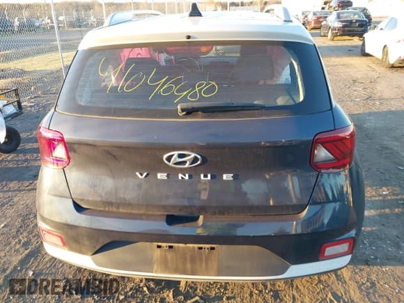 ✅ 2022 Hyundai Venue Limited • VIN: KMHRC8A36NU169568 • Lot: 41046480. Listed on IAAI with 281,967 mi. Free auction sales archive from the USA and detailed vehicle history report at DreamBid. Image 16.