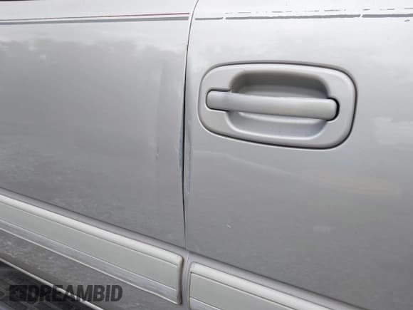 ✅ 2004 Chevrolet Suburban LS • VIN: 3GNEC16Z64G300451 • Лот: 41316787. Опубликован ранее на IAAI с пробегом 255 886 миль. Бесплатный доступ к архиву аукционных продаж из США и подробный отчёт об истории автомобиля на DreamBid. Изображение 14.