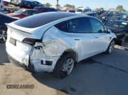 ✅ 2021 Tesla Model Y Long Range • VIN: 5YJYGDEE9MF094414 • Lot: 43499821. Wystawiony na IAAI z przebiegiem 115 801 mil. Bezpłatny archiwum sprzedaży aukcyjnych z USA i szczegółowy raport historii pojazdu na DreamBid. Zdjęcie 4.