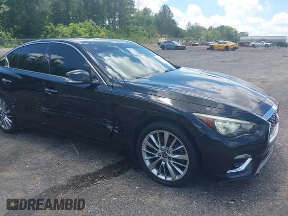 ✅ 2018 Infiniti Q50 Luxe • VIN: JN1EV7AP3JM356824 • Lot: 42233119. Listed on IAAI with 172,183 mi. Free auction sales archive from the USA and detailed vehicle history report at DreamBid. Image 1.